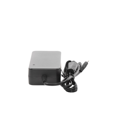 Fuente de poder EPCOM Powerline PLK12DC4CH, incluye cable de alimentación de 120 Vca