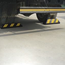Tope vehicular AccessPRO AC55TC 55cm para camión